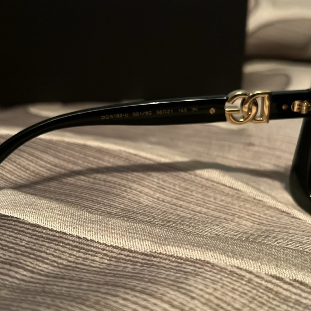 New in box Dolce and Gabbana Oversized Square sunglasses - Picture 8 of 8